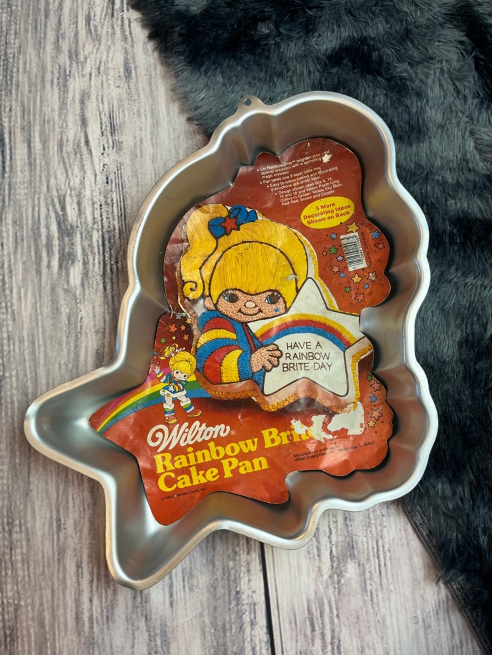 Wilton Rainbow Brite Cake Pan - Silver